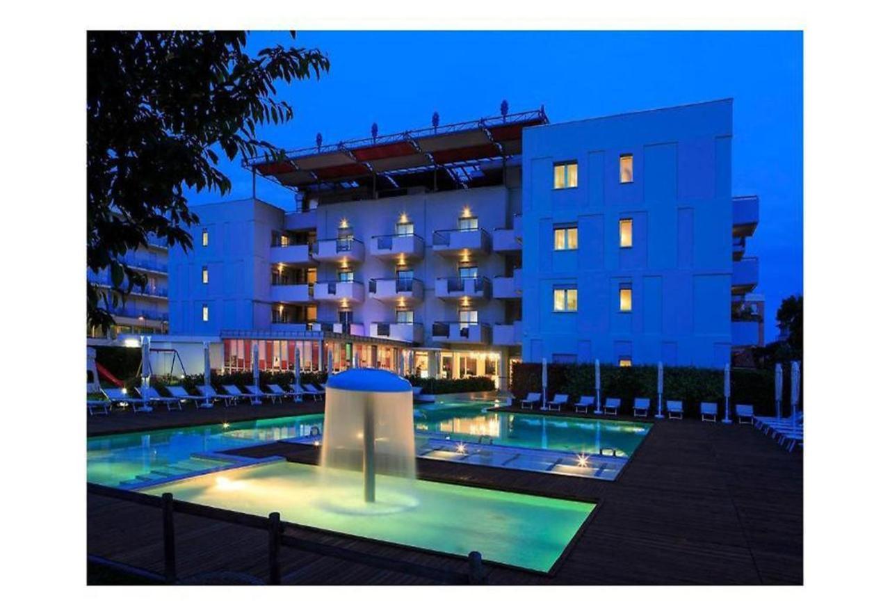 Domino Suite Hotel & Residence Lido di Jesolo Exterior photo