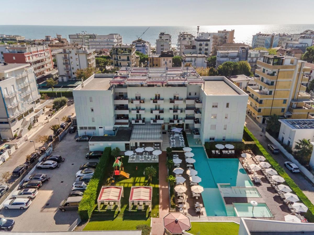 Domino Suite Hotel & Residence Lido di Jesolo Exterior photo